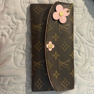Louis Vuitton Monogram Bloom Flower Emilie Wallet -Fuscia